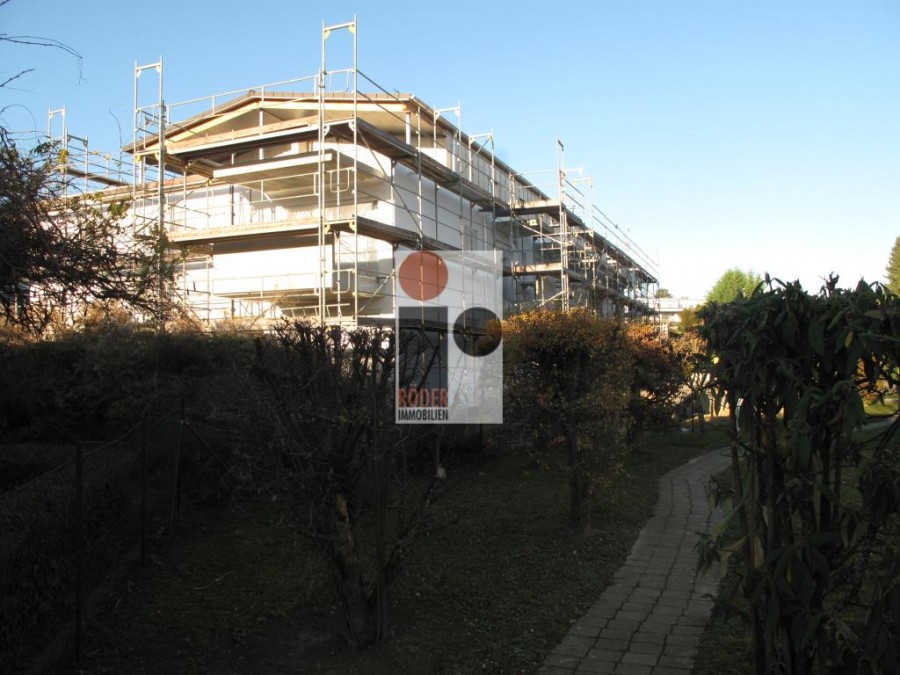 Moderne 3 – Zimmerwohnung im obersten Stock in zentrumsnaher und ruhiger Lage von FN-Ailingen, 88048 Friedrichshafen (Ailingen), Etagenwohnung