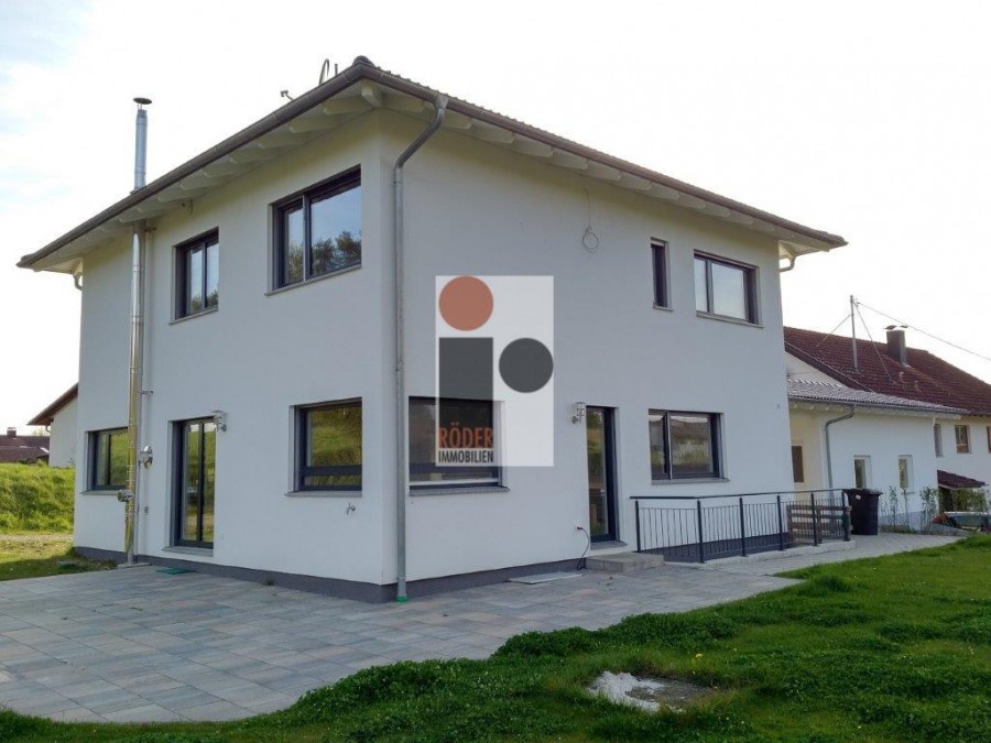 Großzügiges neuwertiges Einfamilienhaus mit riesigem Garten in toller ländlicher Umgebung, 88263 Horgenzell (Hasenweiler), Einfamilienhaus