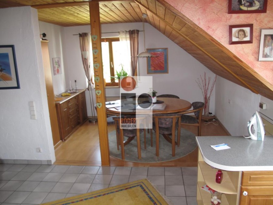 Gepflegte 3,5-Zimmer Dachgeschosswohnung mitten in Mochenwangen, 88284 Wolpertswende-Mochenwangen, Dachgeschosswohnung