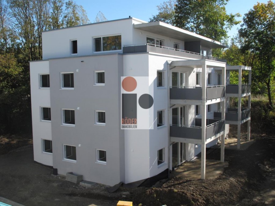 2-Zimmerneubauwohnung im obersten Stockwerk eines 8-Familienhauses mitten in Mochenwangen, 88284 Wolpertswende, Penthousewohnung