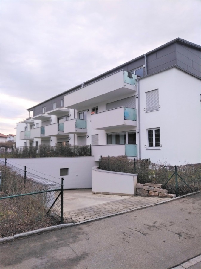 Kompakte 3 – Zimmerwohnung im obersten Stock in zentrumsnaher und ruhiger Lage von FN-Ailingen, 88048 Friedrichshafen (Ailingen), Etagenwohnung